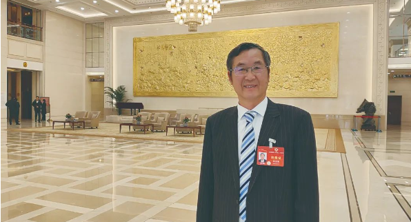 袁亚湘委员：切实减轻青年科技人员负担